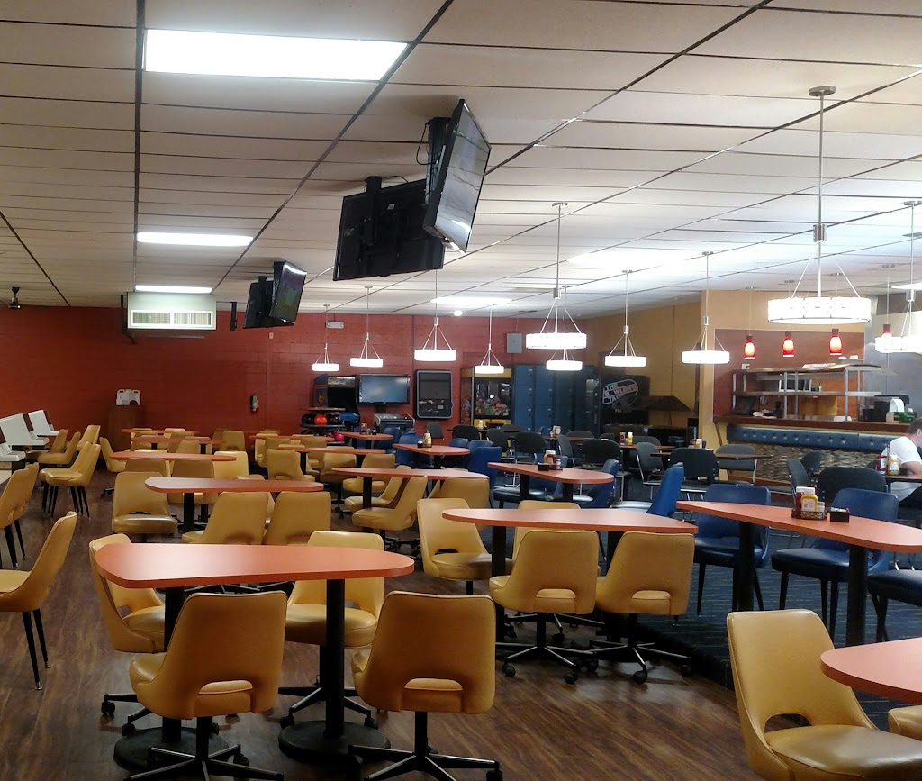 The Holiday Bowl | restaurant | 310 State St, Augusta, KS 67010, USA | 3057310945 OR +1 305-731-0945