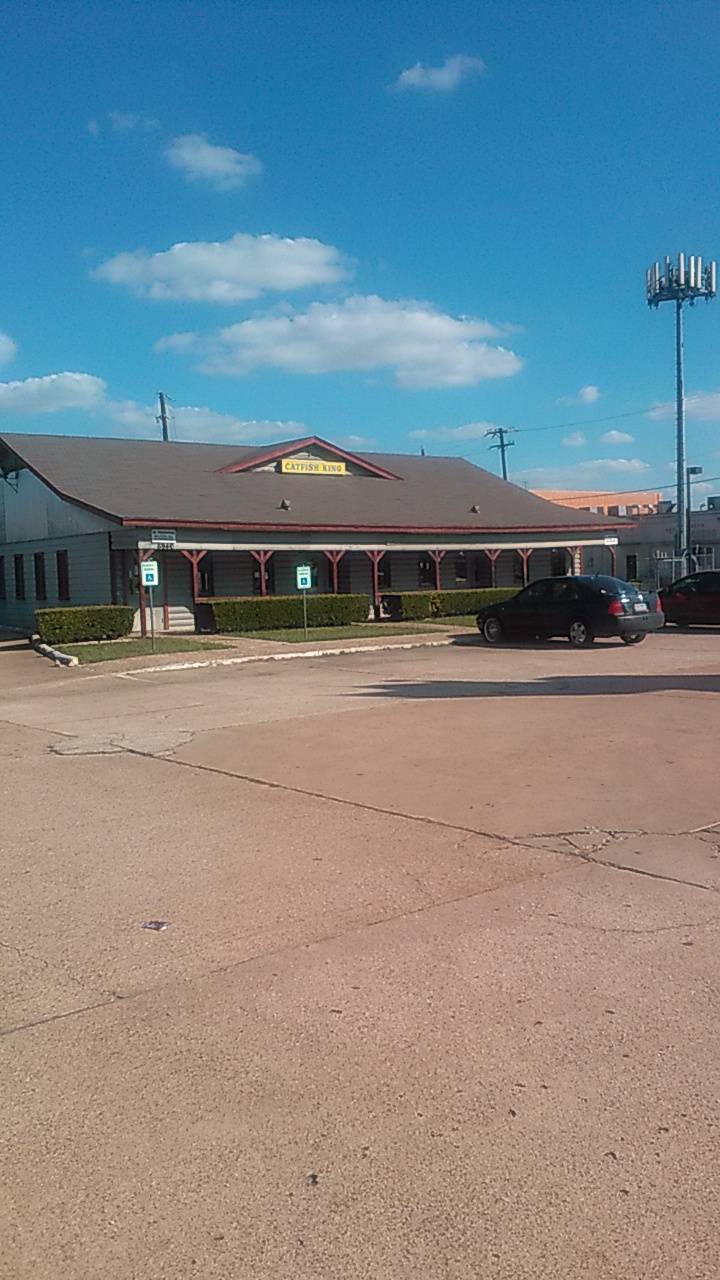 Catfish King Restaurant | restaurant | 6940 S Cockrell Hill Rd, Dallas, TX 75236, USA | 9722968203 OR +1 972-296-8203