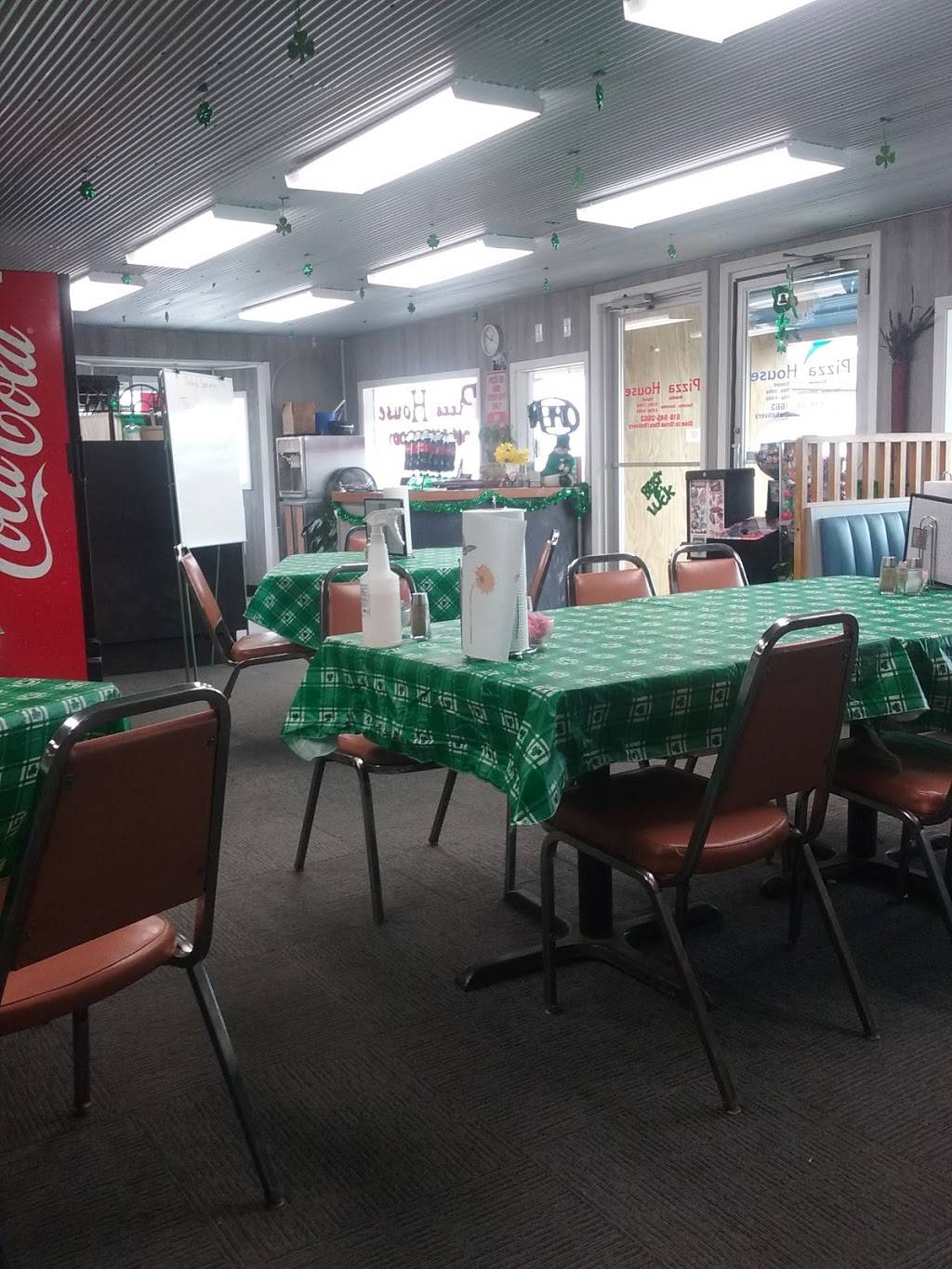 Pizza House | restaurant | 1008 Judy Ave, Bridgeport, IL 62417, USA | 6189453663 OR +1 618-945-3663