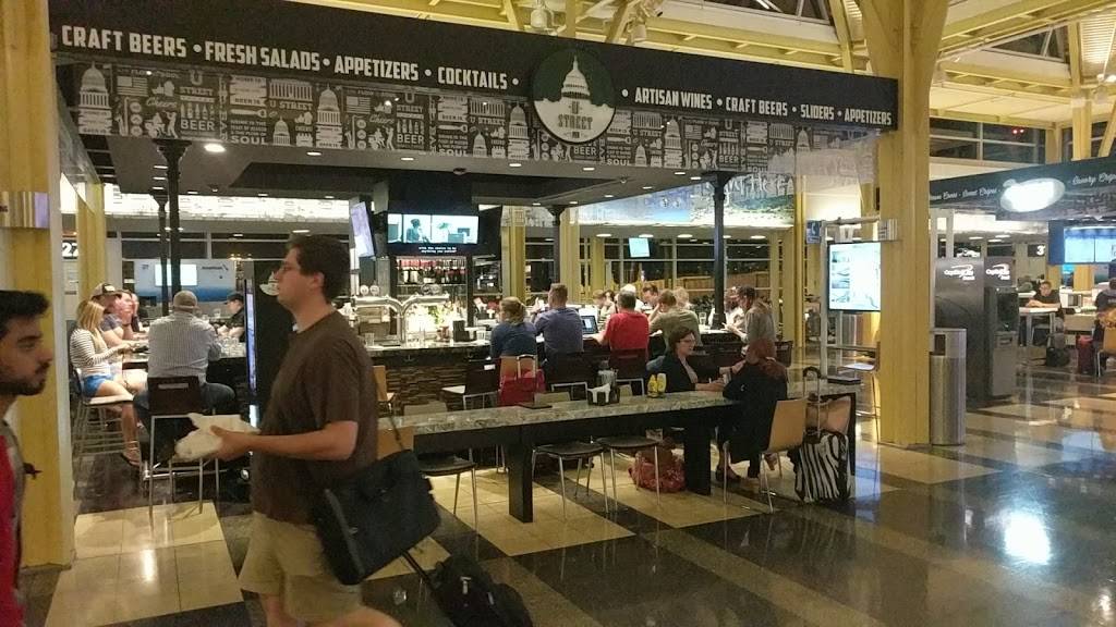U Street Pub - Reagan Airport | restaurant | Ronald Reagan Washington National Airport, Arlington, VA 22202, USA | 7034171086 OR +1 703-417-1086