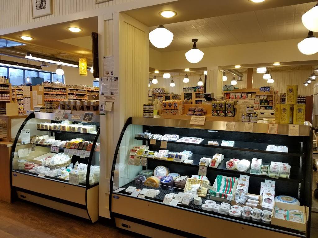 Four Seasons Natural Foods Store | restaurant | 120 Henry St, Saratoga Springs, NY 12866, USA | 5182909077 OR +1 518-290-9077