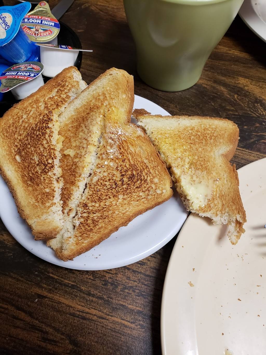 The Cracked Egg | restaurant | 914 Broad St, Milliken, CO 80543, USA | 9705871117 OR +1 970-587-1117