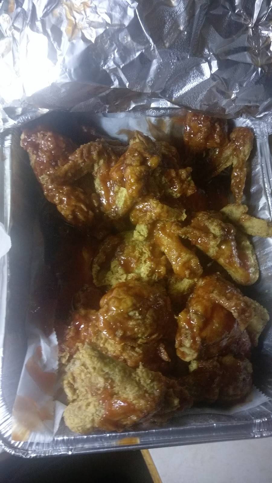 Chicagos Chicken Coop - C.C. Hills | restaurant | 4261 W 167th St, Country Club Hills, IL 60478, USA | 7086479000 OR +1 708-647-9000