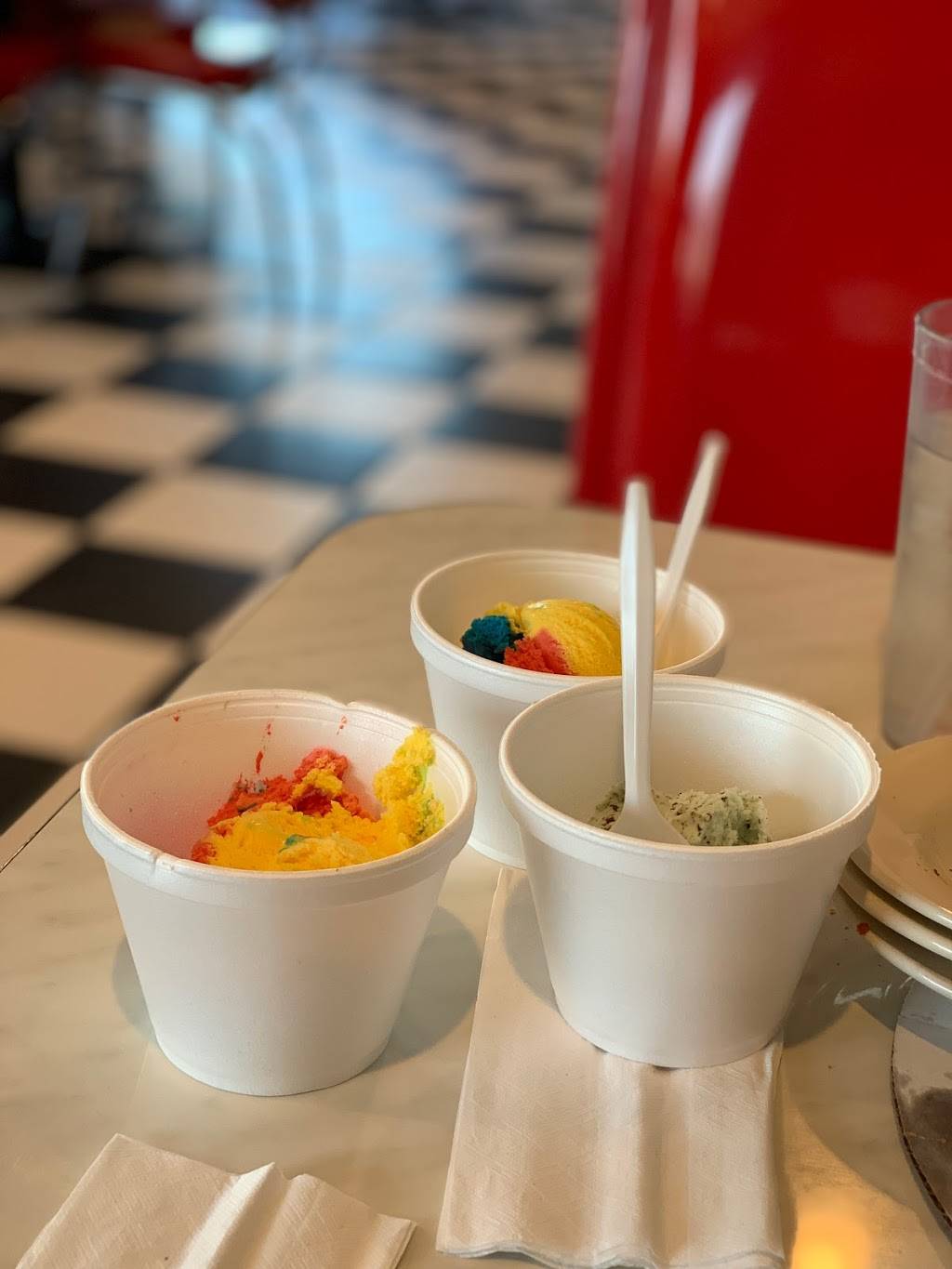 Frostys Fun Center | restaurant | 15 Cedar Ln, Santa Claus, IN 47579, USA | 8125443338 OR +1 812-544-3338