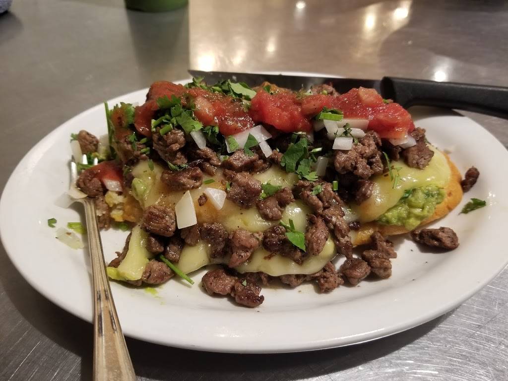 El Sirenito | restaurant | 5901 Airport Way S, Seattle, WA 98108, USA | 2067635657 OR +1 206-763-5657