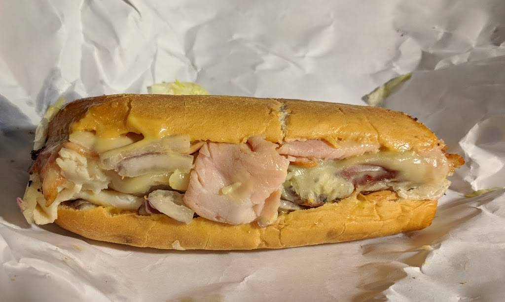 QuickPix Deli & Subs | restaurant | 515 W 30th St, Connersville, IN 47331, USA | 7658258800 OR +1 765-825-8800