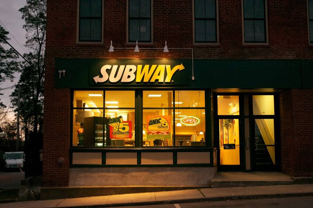 Subway | restaurant | 61 Square, Bellows Falls, VT 05101, USA | 8024634101 OR +1 802-463-4101