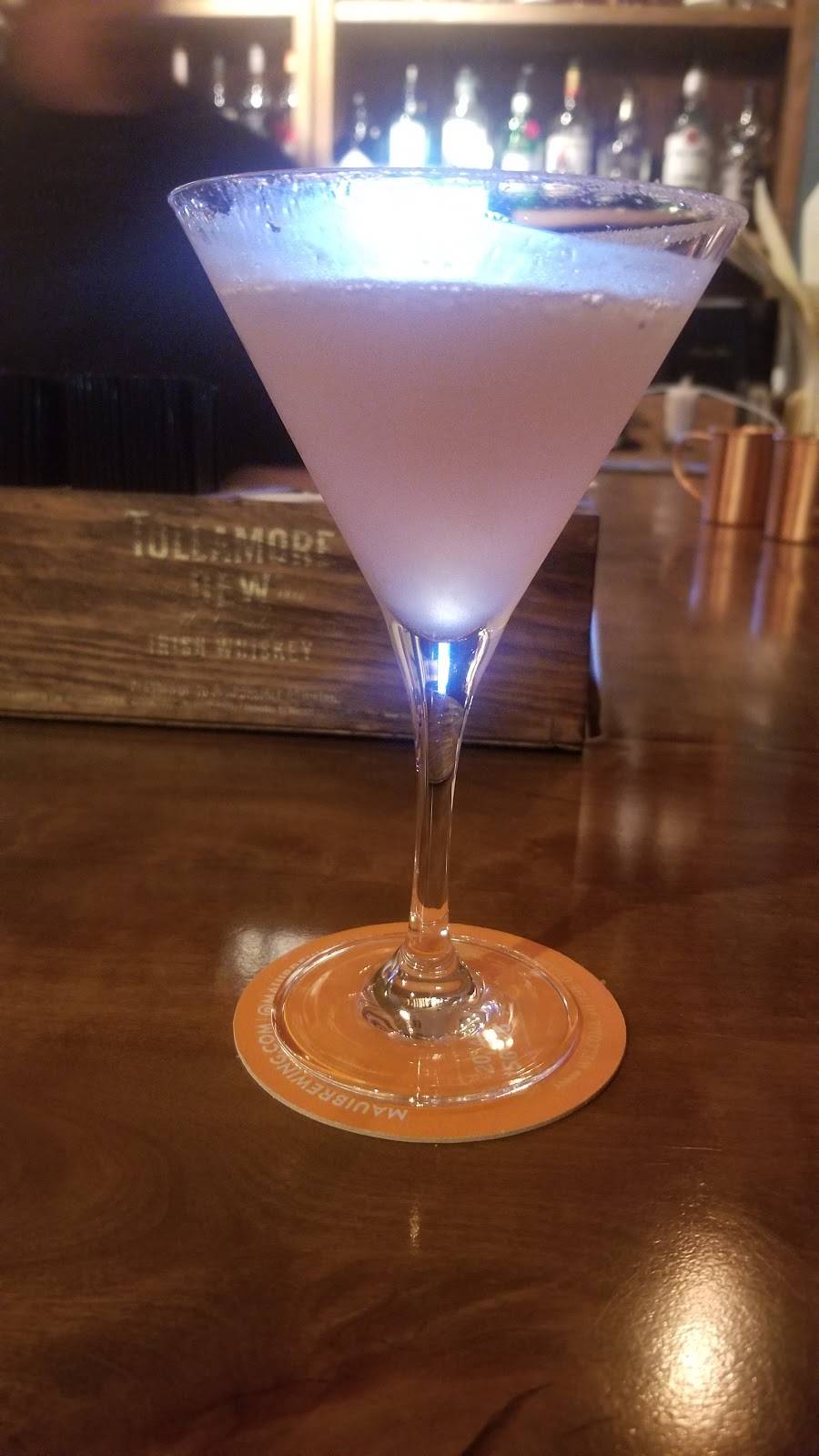 The Tin Lantern Bar and Grill | restaurant | 17100 Placer Hills Rd, Meadow Vista, CA 95722, USA | 5308788888 OR +1 530-878-8888