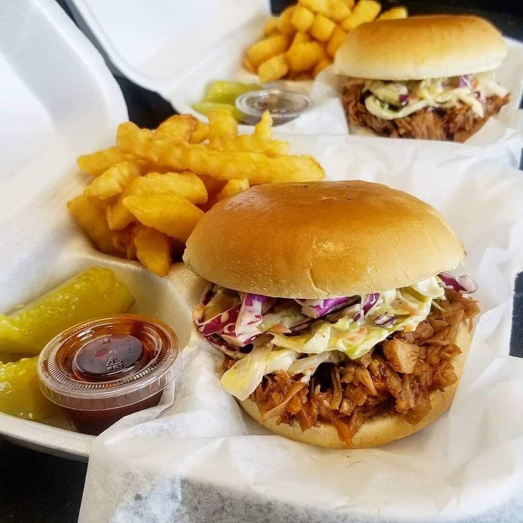 The Green Table | restaurant | 4103 N Navarro St, Victoria, TX 77901, USA | 3612127079 OR +1 361-212-7079