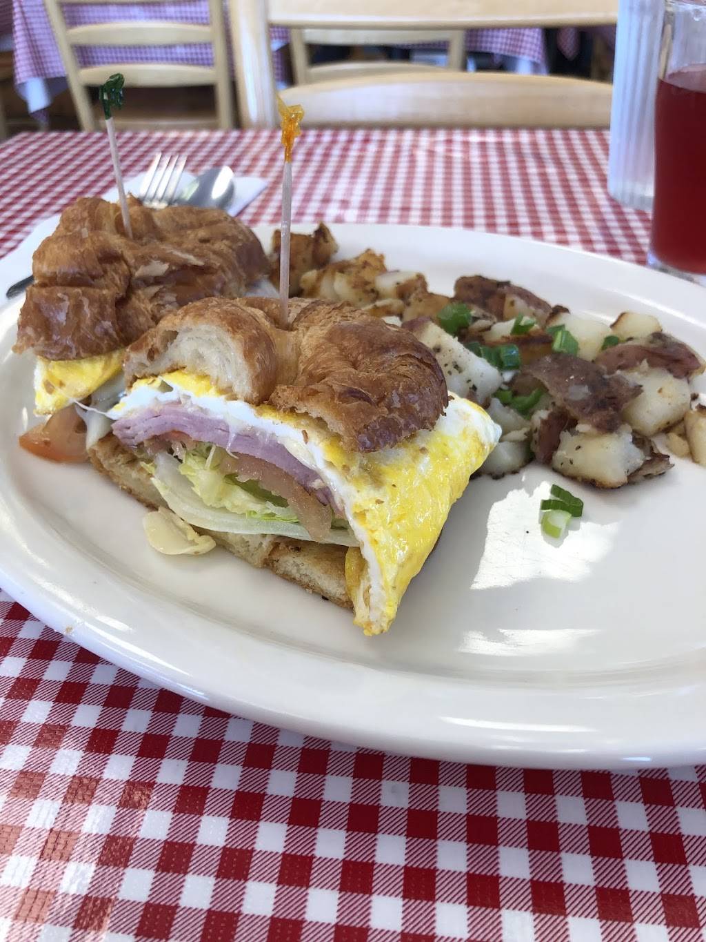 Tubbys | restaurant | 199 Southwest Blvd, Rohnert Park, CA 94928, USA | 7077921232 OR +1 707-792-1232