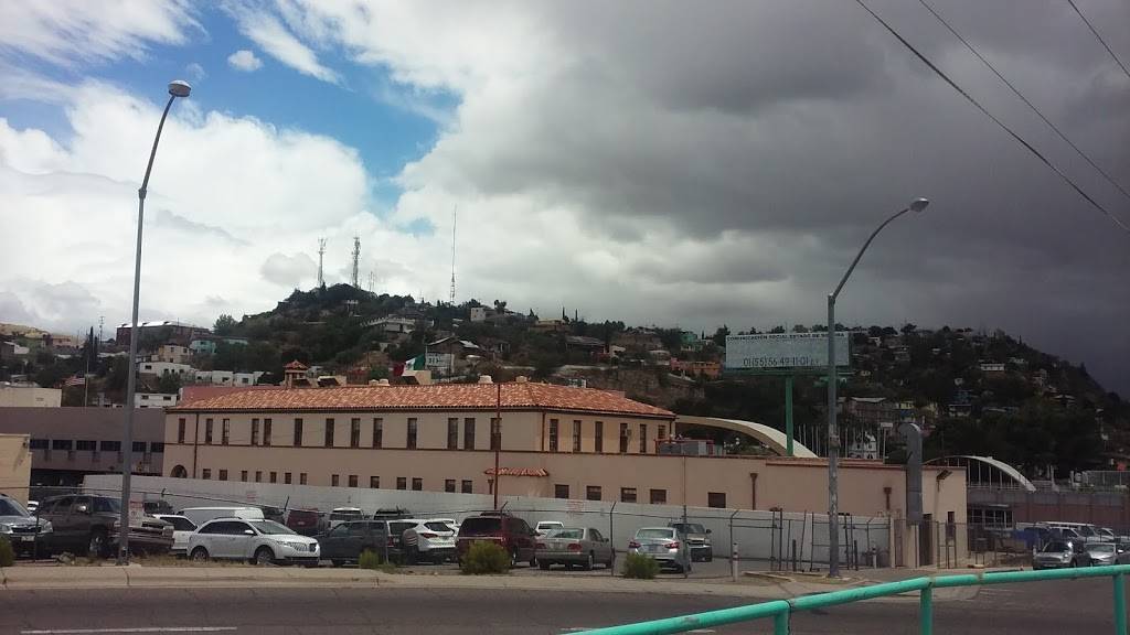 Burger King | restaurant | 47 N Sonoita Ave, Nogales, AZ 85621, USA | 5202875243 OR +1 520-287-5243