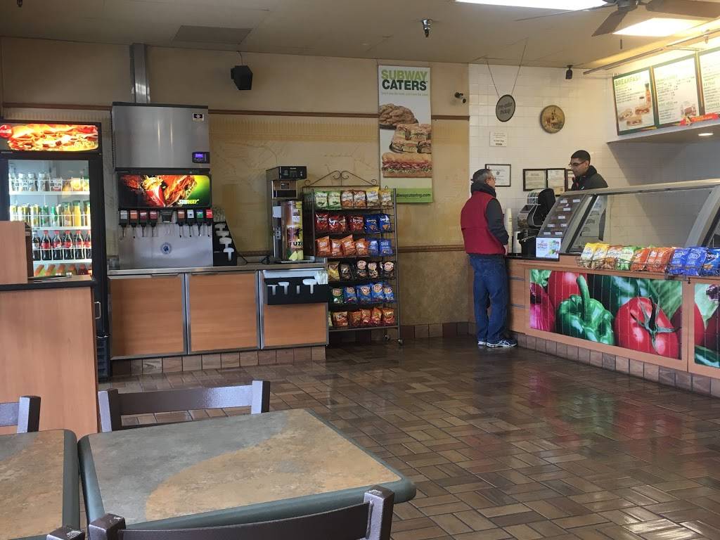Subway | restaurant | 711 W Shaw Ave, Clovis, CA 93612, USA | 5593238900 OR +1 559-323-8900