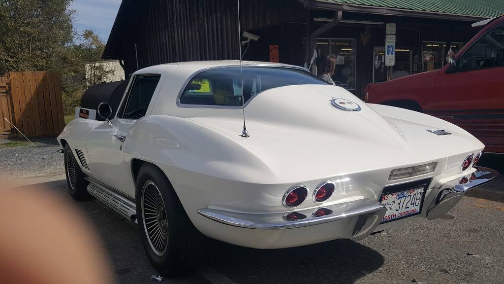 Old Country Store | meal takeaway | 18501 S, NC-109, Denton, NC 27239, USA | 3368593610 OR +1 336-859-3610