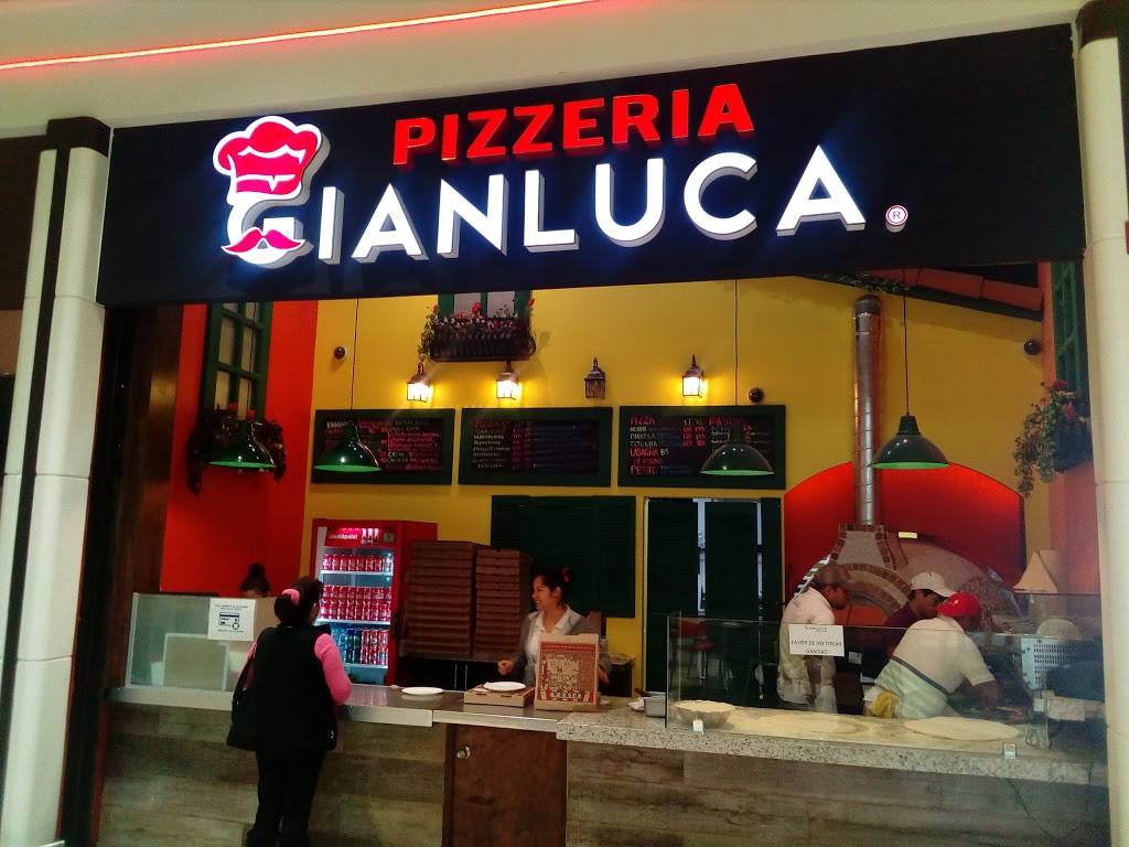 Pizzería IANUCA | restaurant | Carretera, Tijuana - Tecate 25420, Paseos del Vergel, El Refugio, 22245 Tijuana, B.C., Mexico | 016649764373 OR +52 664 976 4373