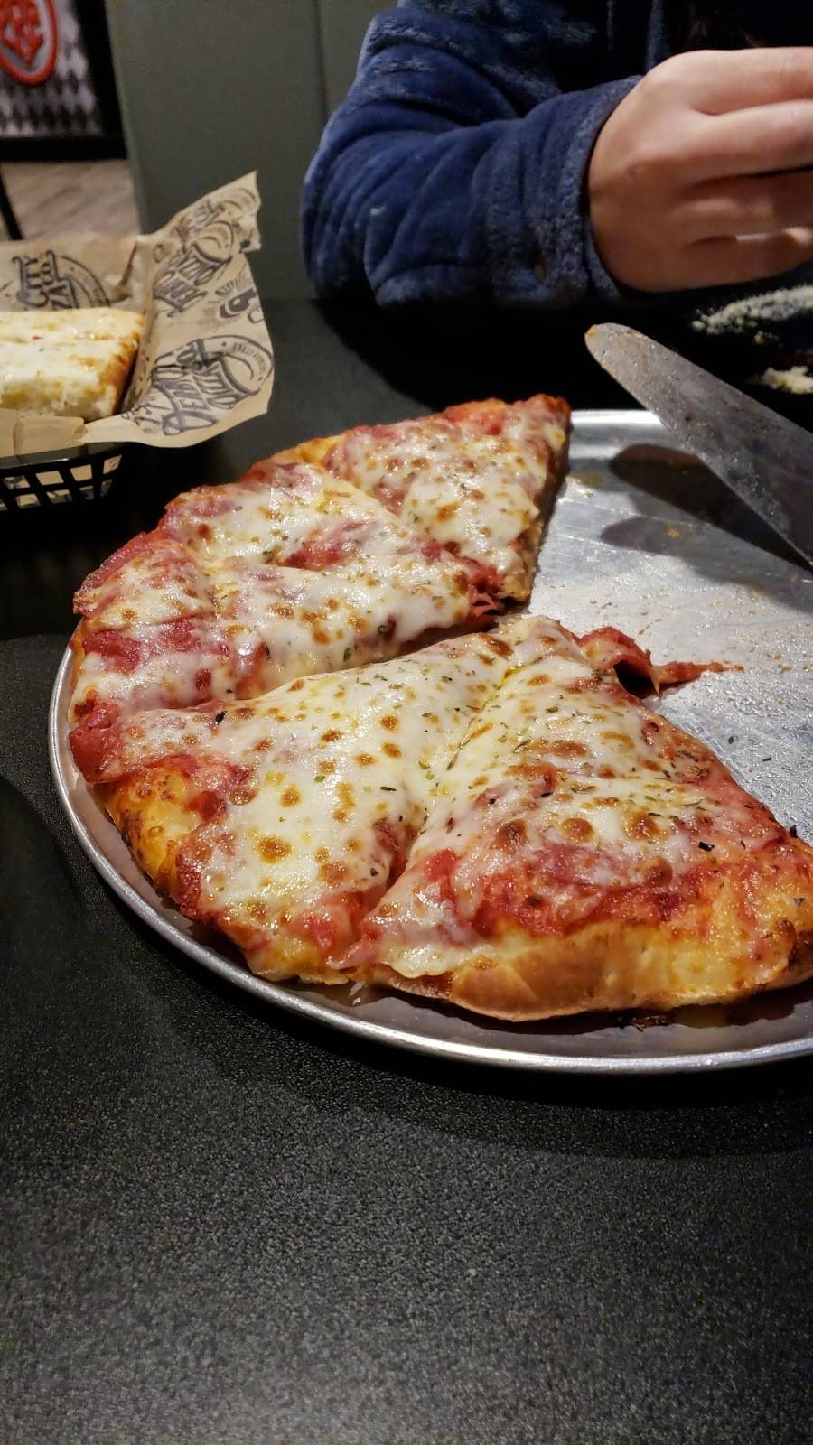 Derby City Pizza Co. | restaurant | 5603 Greenwood Rd, Louisville, KY 40258, USA | 5029337373 OR +1 502-933-7373