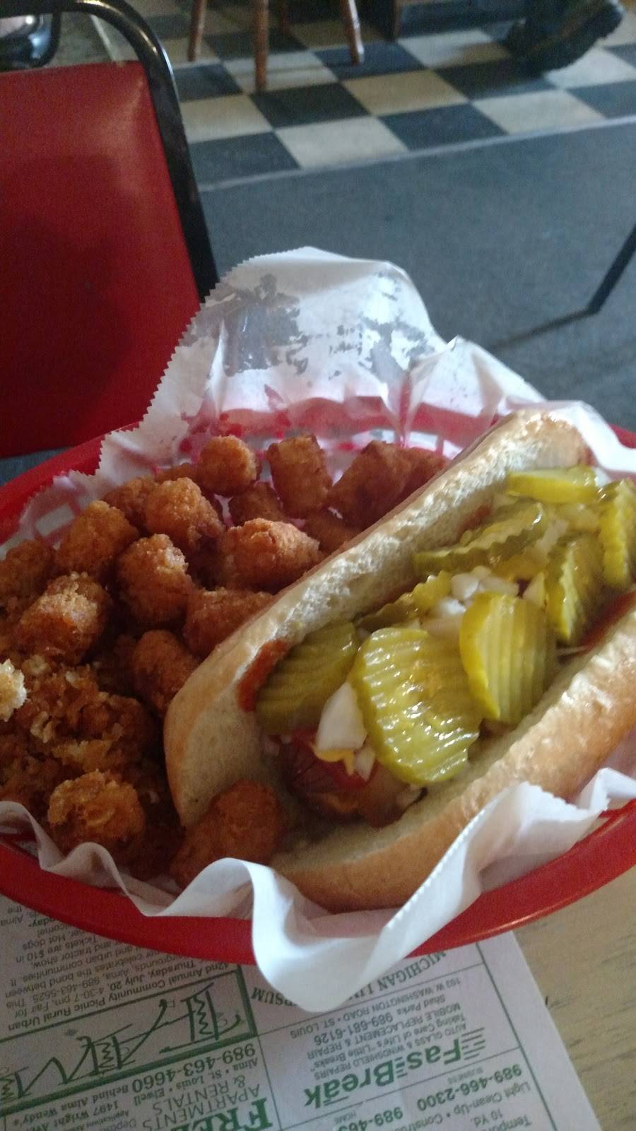 CrossRoads Bar & Grill | restaurant | 5957 N State Rd, St. Louis, MI 48880, USA | 9894638541 OR +1 989-463-8541