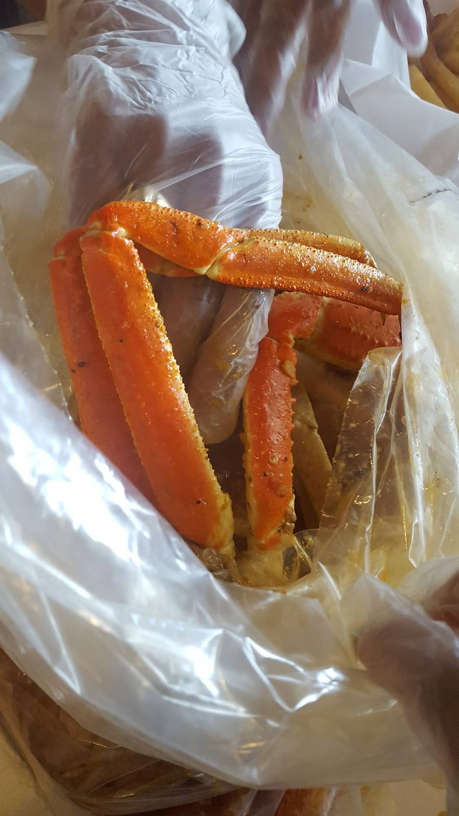 The Crazy Crab Chicago | restaurant | 9204 S Western Ave, Evergreen Park, IL 60805, USA | 7084228000 OR +1 708-422-8000