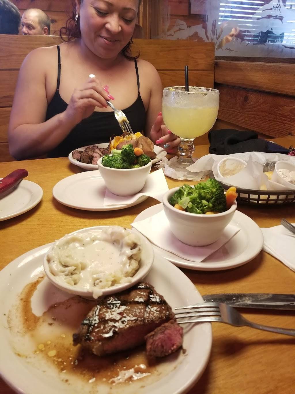 Texas Roadhouse | restaurant | 2518 Enterprise Rd, Orange City, FL 32763, USA | 3865327427 OR +1 386-532-7427