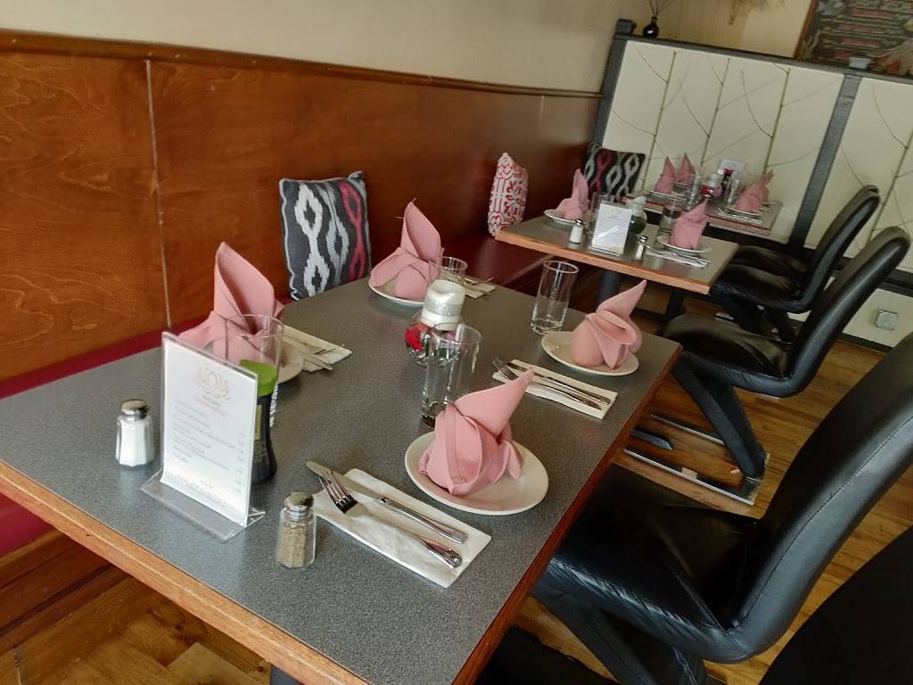 Vatsana Thai & Sushi | restaurant | 2168 Broad St, Cranston, RI 02905, USA | 4017811888 OR +1 401-781-1888