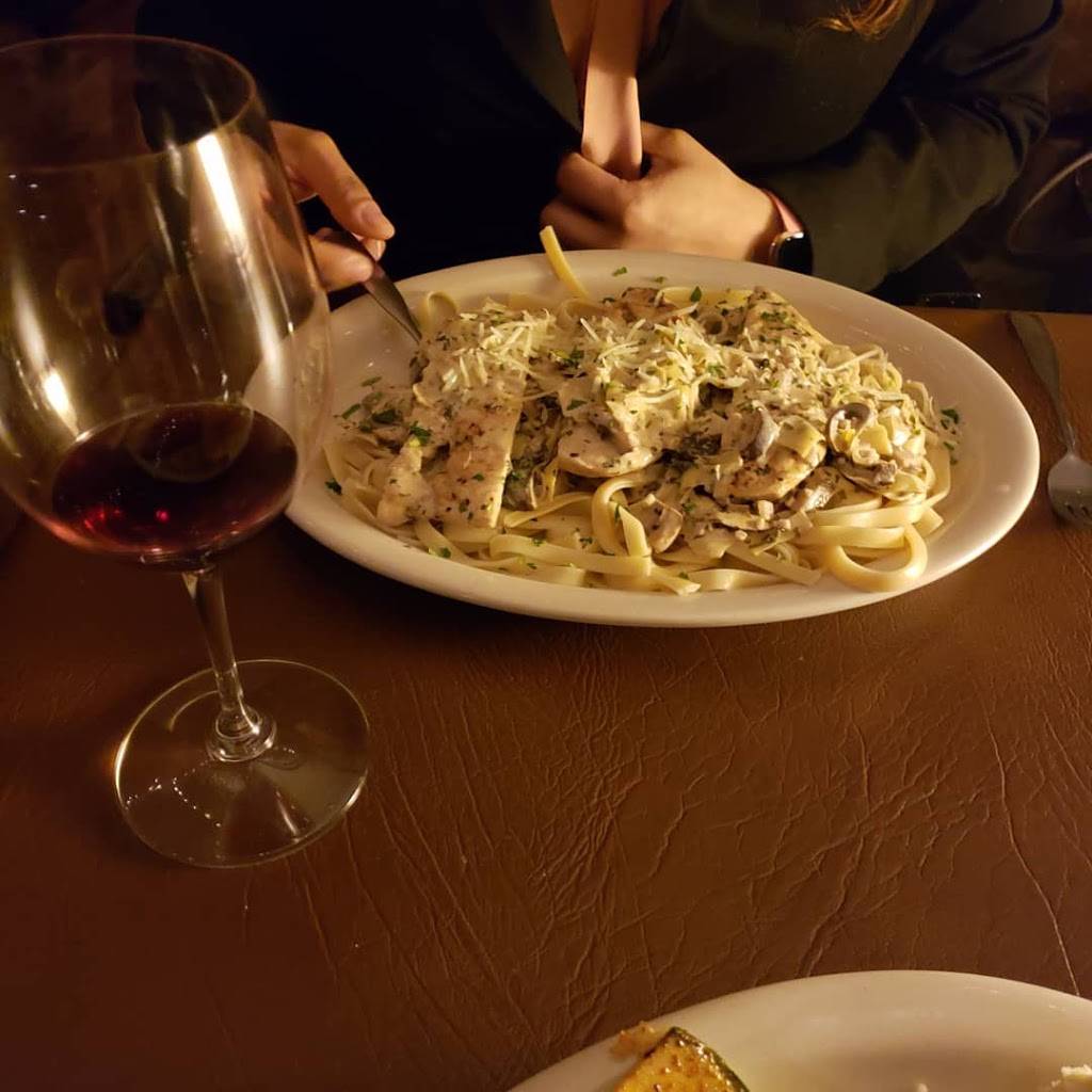 The Grape Italian Steakhouse | restaurant | 6350 Escondido Dr STE A11, El Paso, TX 79912, USA | 9156269381 OR +1 915-626-9381