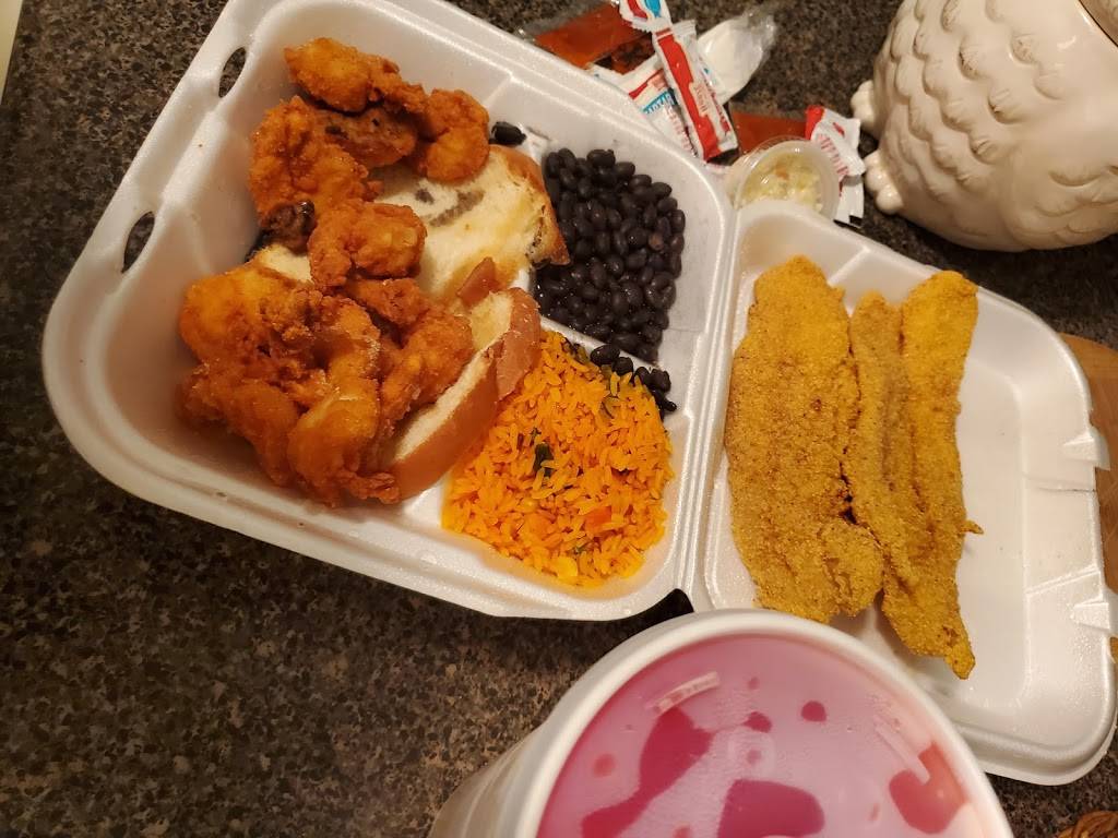 Hook Fish & Chicken | restaurant | 5701 N Australian Ave, Riviera Beach, FL 33407, USA | 5618556385 OR +1 561-855-6385