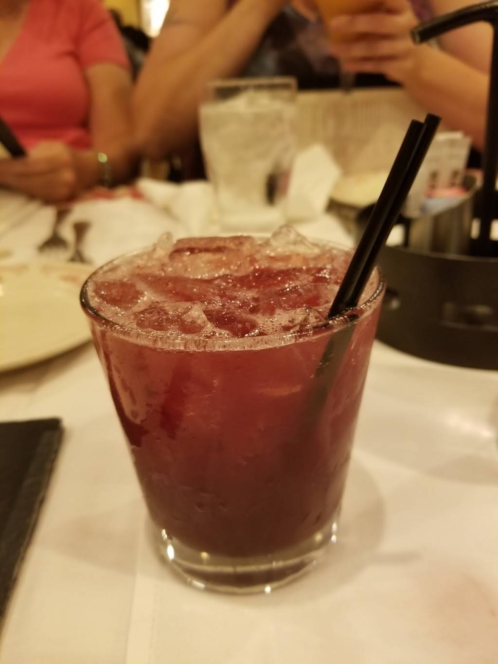 Maggianos Little Italy | restaurant | 240 Oakbrook Center, Oak Brook, IL 60523, USA | 6303680300 OR +1 630-368-0300