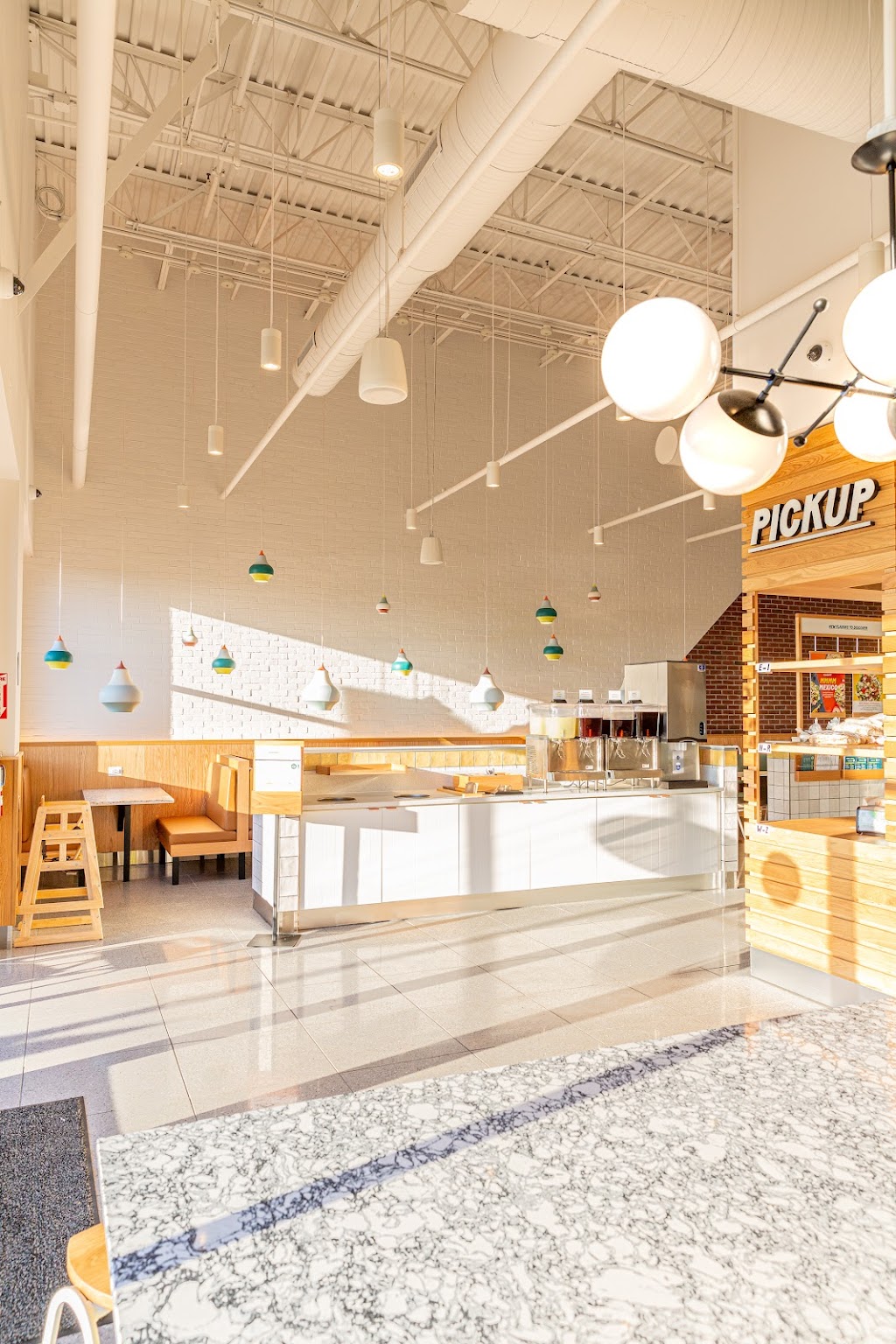 Chopt Creative Salad Company | restaurant | 5926 Kingstowne Center, Alexandria, VA 22315, USA | 5718956761 OR +1 571-895-6761