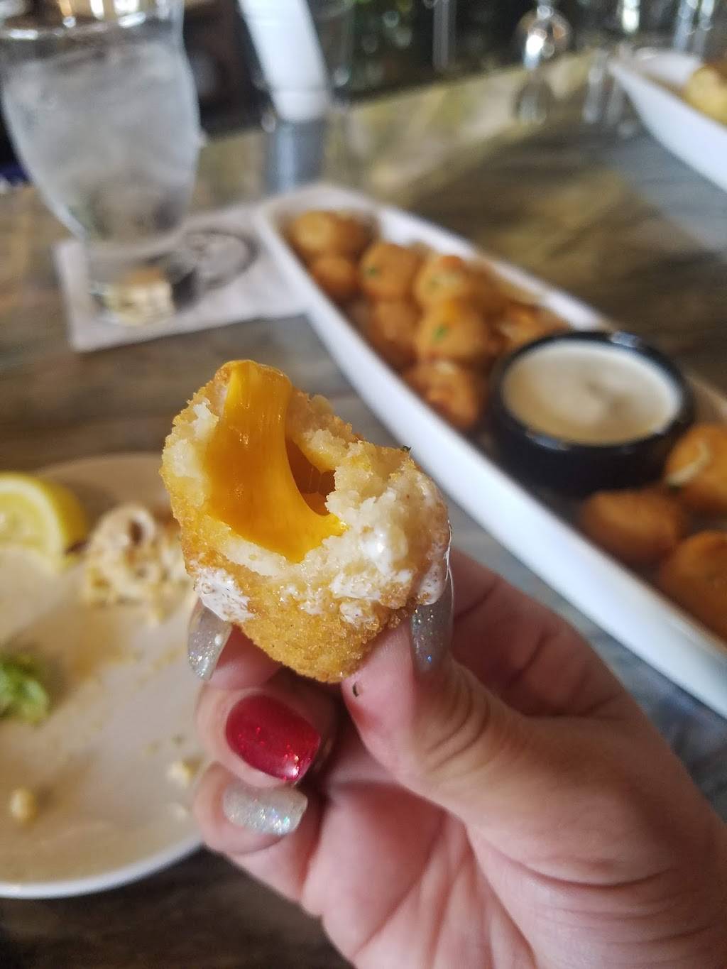 Buck & Honeys - Monona | restaurant | 800 W Broadway Suite 300, Monona, WI 53713, USA | 6084782618 OR +1 608-478-2618