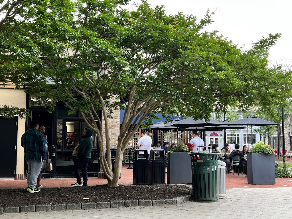 Lapu Lapu | restaurant | 216 Market St W, Gaithersburg, MD 20878, USA | 2404777764 OR +1 240-477-7764