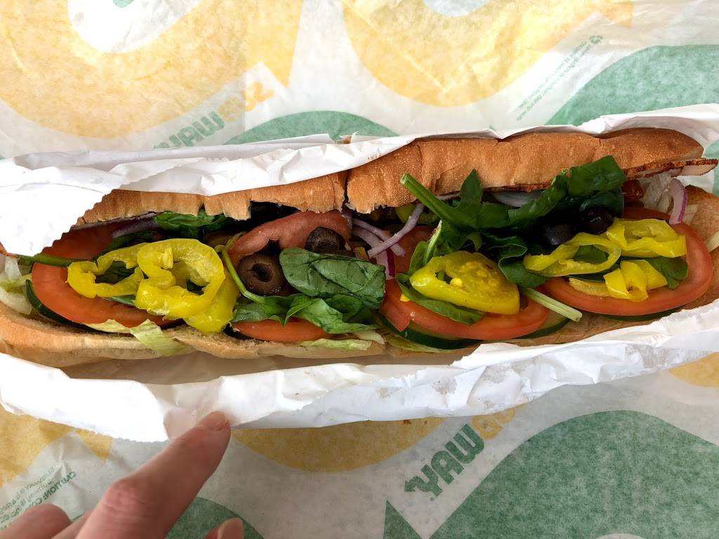 Subway Restaurants | restaurant | 40-24 College Point Blvd B227, Flushing, NY 11354, USA | 7184604700 OR +1 718-460-4700