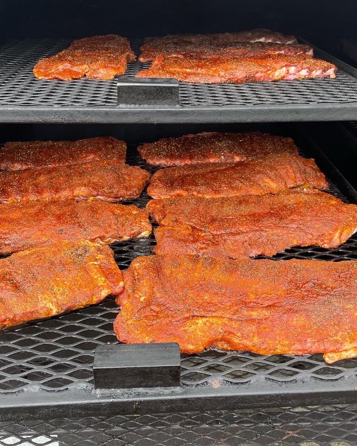 Bearded Rays Backyard BBQ | restaurant | 3 Hanna Ct, Windsor Mill, MD 21244, USA | 4438917012 OR +1 443-891-7012