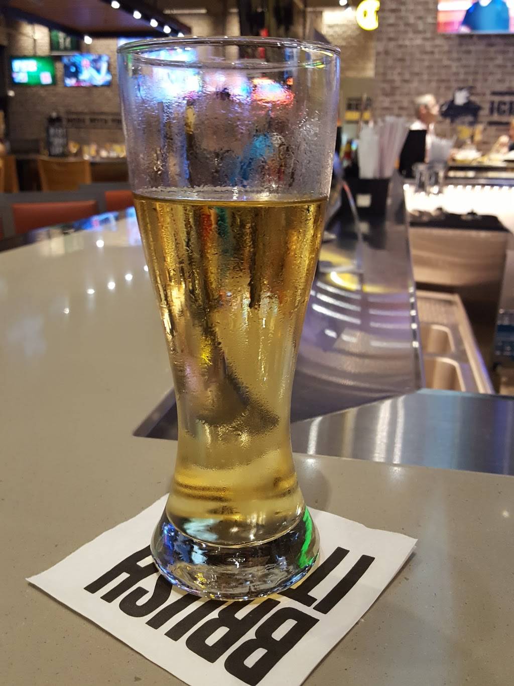 Buffalo Wild Wings | restaurant | 414 Nelson Rd, New Lenox, IL 60451, USA | 8154639333 OR +1 815-463-9333