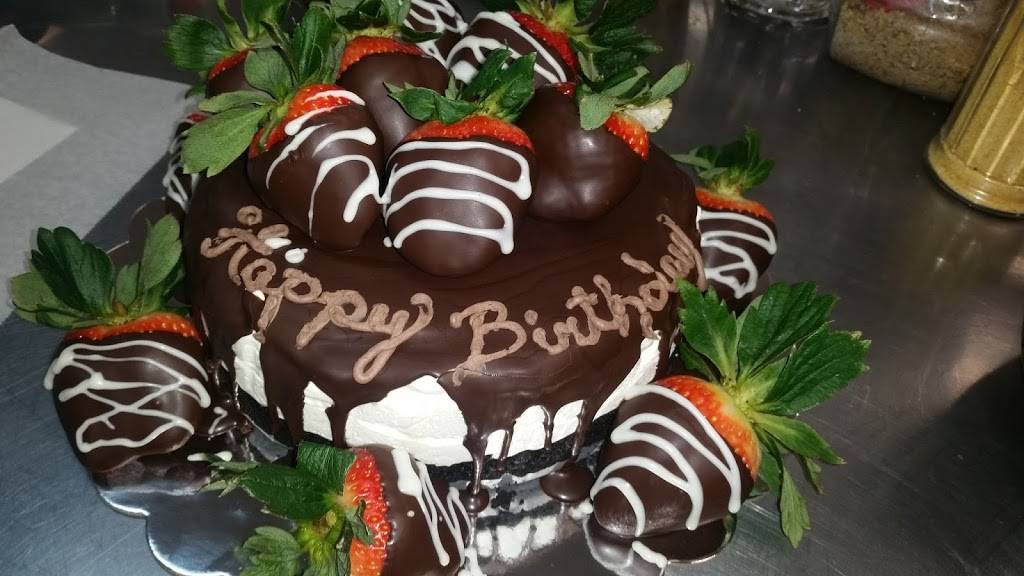 Carolyns Cheesecake House | restaurant | 2215 Fayetteville Rd, Van Buren, AR 72956, USA | 9184366029 OR +1 918-436-6029