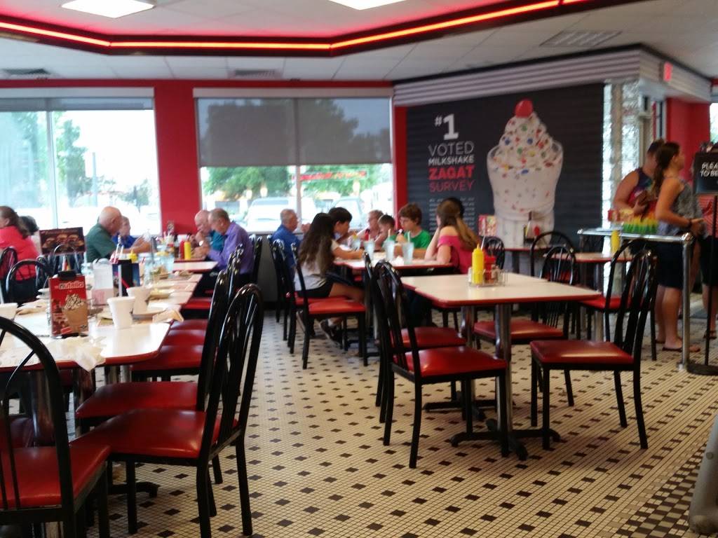 Steak n Shake | restaurant | 10131 Bloomingdale Ave, Riverview, FL 33578, USA | 8136301016 OR +1 813-630-1016