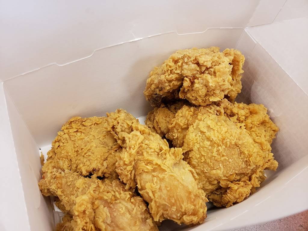 Lees Famous Recipe Chicken | restaurant | 6221 Vernon Ave, University City, MO 63130, USA | 3147216131 OR +1 314-721-6131