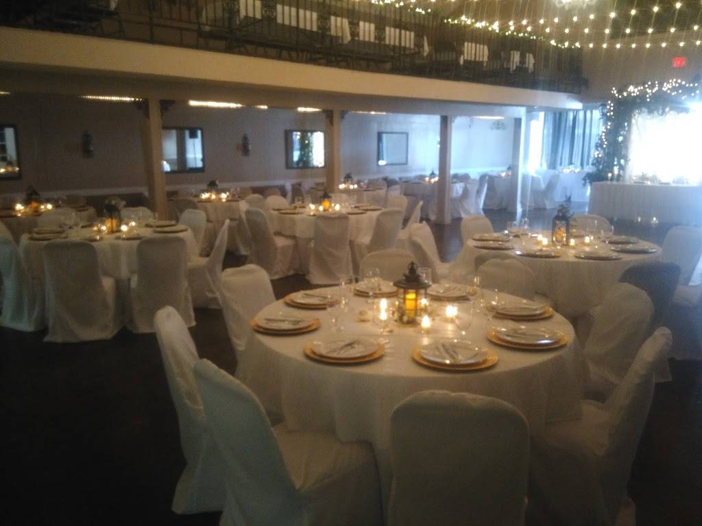 The Courtyard | restaurant | 4321 Lincoln Ave, Groves, TX 77619, USA | 4099622850 OR +1 409-962-2850