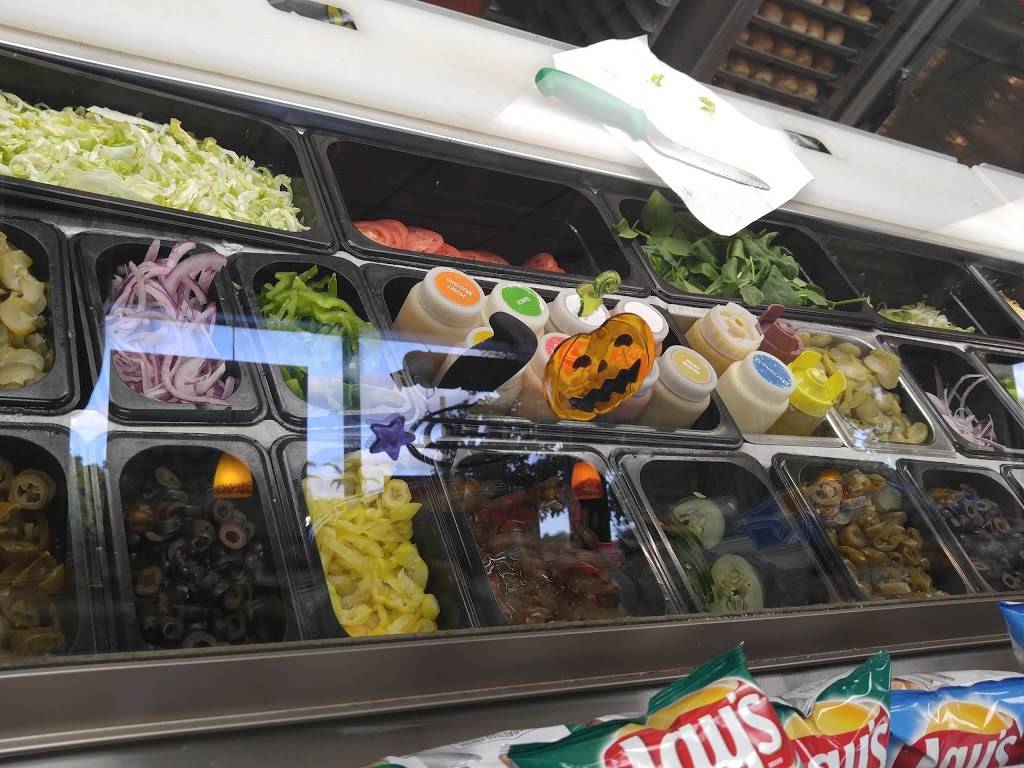 Subway Restaurants | restaurant | 137 S Federal Hwy, Dania Beach, FL 33004, USA | 9549215096 OR +1 954-921-5096