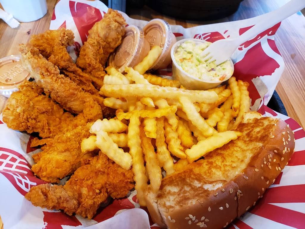 Raising Canes Chicken Fingers | meal takeaway | 21330 Center Ridge Rd, Rocky River, OH 44116, USA | 4402360271 OR +1 440-236-0271