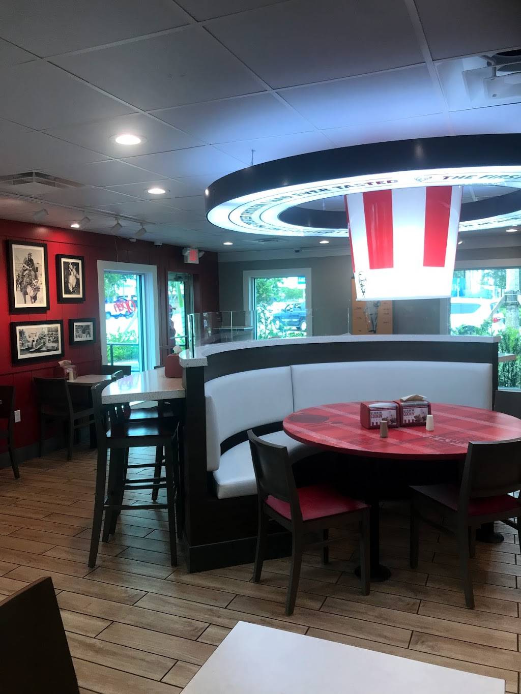 KFC | restaurant | 2292 N Federal Hwy, Pompano Beach, FL 33062, USA | 7542050985 OR +1 754-205-0985