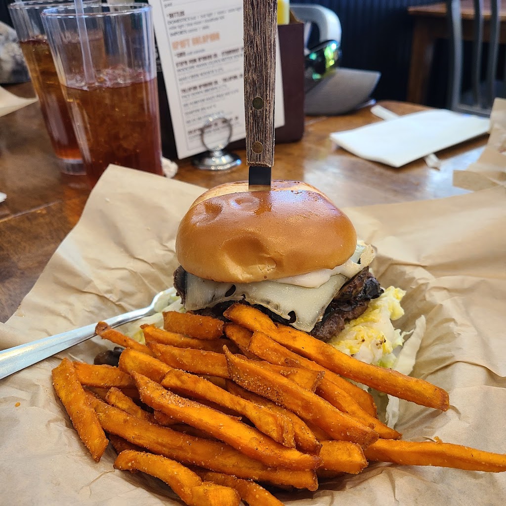Big House Burgers | restaurant | 2093 Curve Plaza # 101, Steamboat Springs, CO 80487, USA | 9708708500 OR +1 970-870-8500