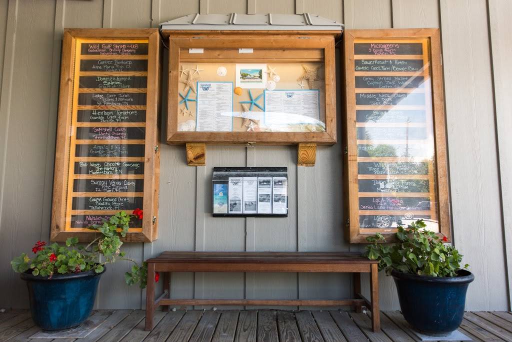 The Sandbar Restaurant | restaurant | 100 Spring Ave, Anna Maria, FL 34216, USA | 9417780444 OR +1 941-778-0444