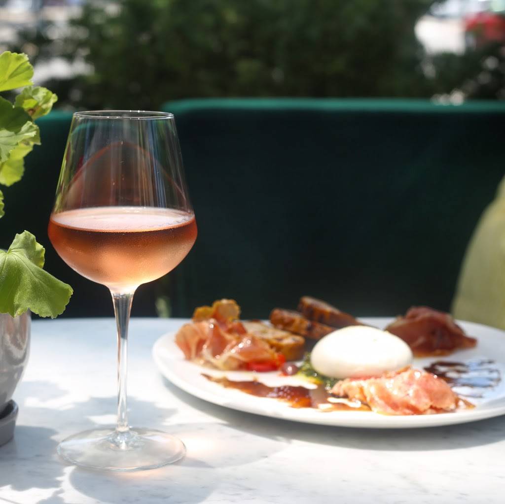 Doyle | restaurant | 1500 New Hampshire Ave NW, Washington, DC 20036, USA | 2024484301 OR +1 202-448-4301