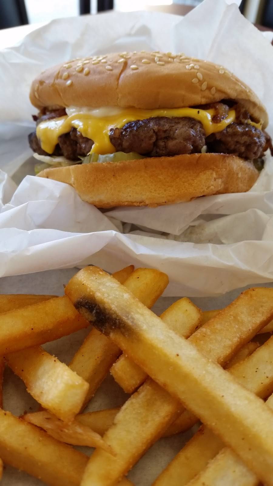 Willie J’s Burgers & More | restaurant | 2010 Club Center Dr, Sacramento, CA 95835, USA | 9162859379 OR +1 916-285-9379