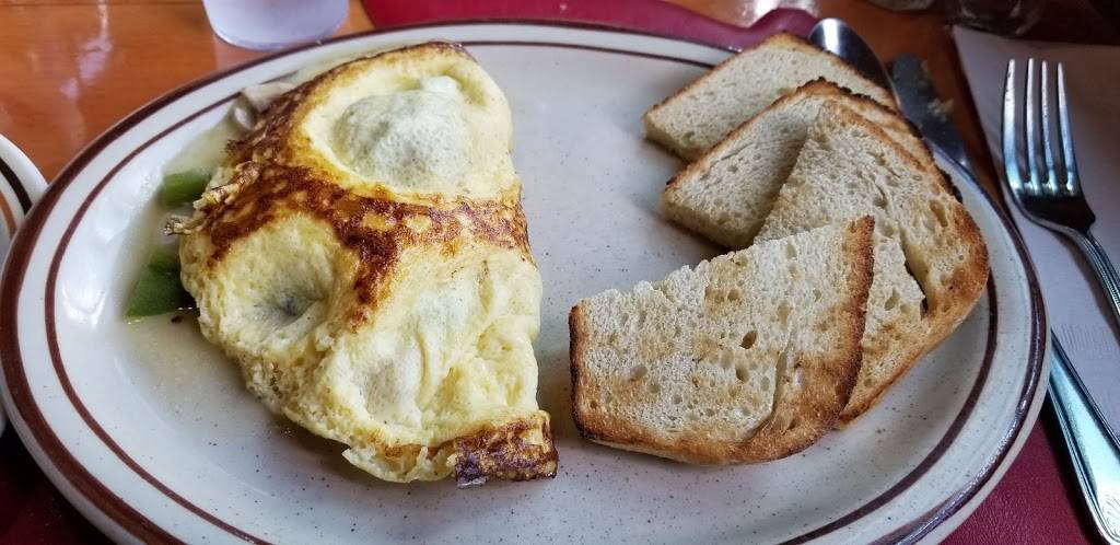 Pollys Pancake Parlor | restaurant | 672 NH-117, Sugar Hill, NH 03586, USA | 6038235575 OR +1 603-823-5575