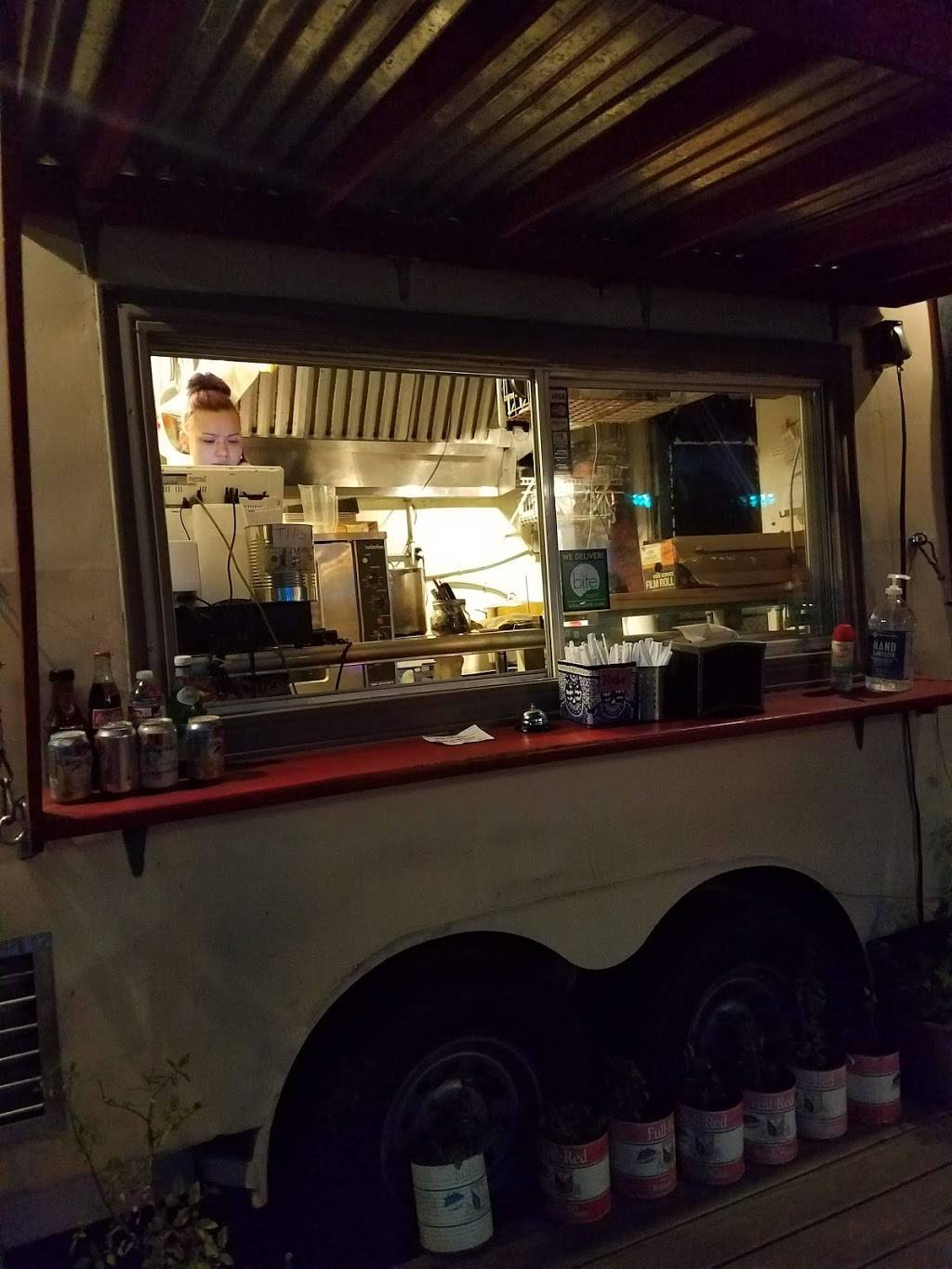 Lunar Pizza | restaurant | 1201 Bastrop Hwy, Austin, TX 78742, USA | 5123649752 OR +1 512-364-9752