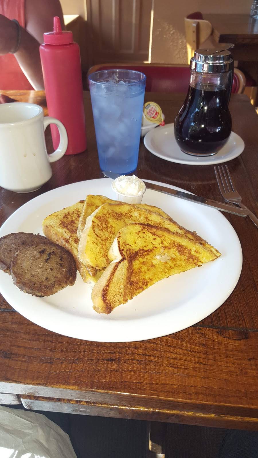 Fried Pie Co & Restaurant | restaurant | 202 W Main St, Gainesville, TX 76240, USA | 9406657641 OR +1 940-665-7641