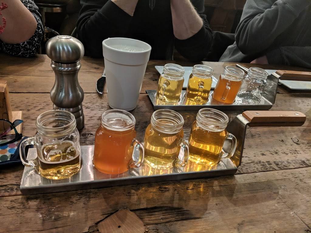 Fat Crow Restaurant | restaurant | 550 VT-30, Newfane, VT 05345, USA | 8022214177 OR +1 802-221-4177