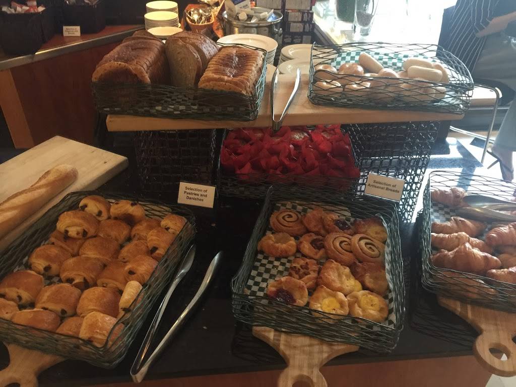 NOVOTEL TRIO | restaurant | 3670 Hurontario St, Mississauga, ON L5B 1P3, Canada | 9058036713 OR +1 905-803-6713