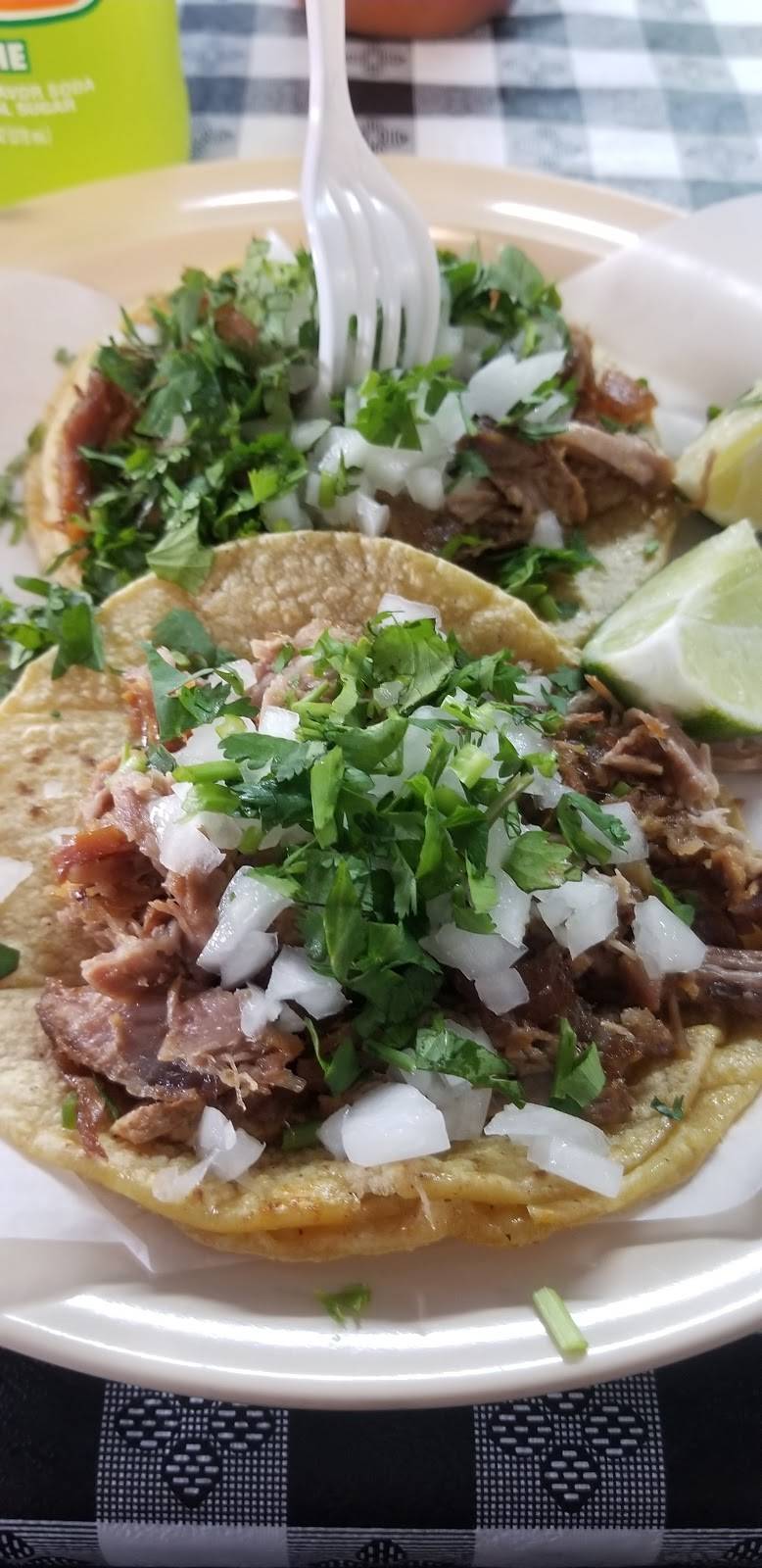 Carnitas La Esquinita | restaurant | 3424 W Irving Park Rd, Chicago, IL 60618, USA | 7732497202 OR +1 773-249-7202