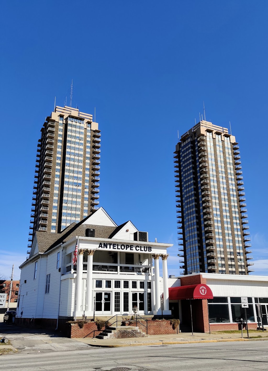 The Antelope Club | restaurant | 615 N Delaware St, Indianapolis, IN 46244, USA | 3176325541 OR +1 317-632-5541